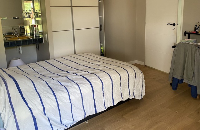 Town center character villa near the lake