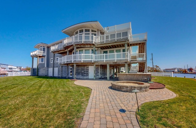 Town of Fenwick Island bay front house w/deck, patio, bay views, grill