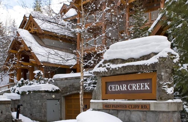 Townhouse w/hot tub & ski-in/ski-out access