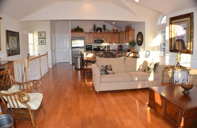 Townsends Inlet Beachblock - 9 unit private community with a shared POOL!