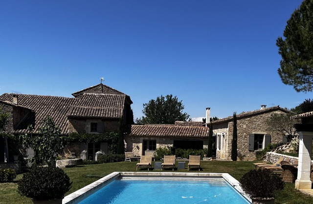 Très Beau Mas 18ème à Moins de 10mns à Pieds du Coeur de Ménerbes