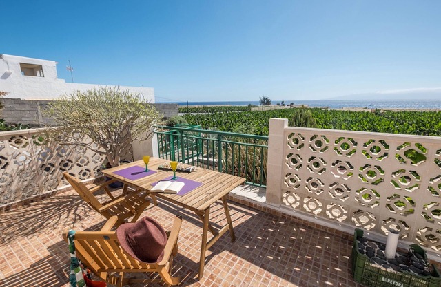 Traditional Holiday Home "Casa Tabaiba" in Alcalá with Sea Access and Own Terrace