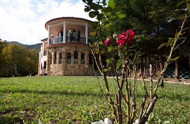 Traditional hotel Stis Elenas