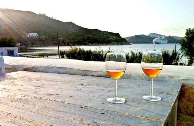 Traditional stone house by the sea. A few steps from the beach. 1468K91000406101