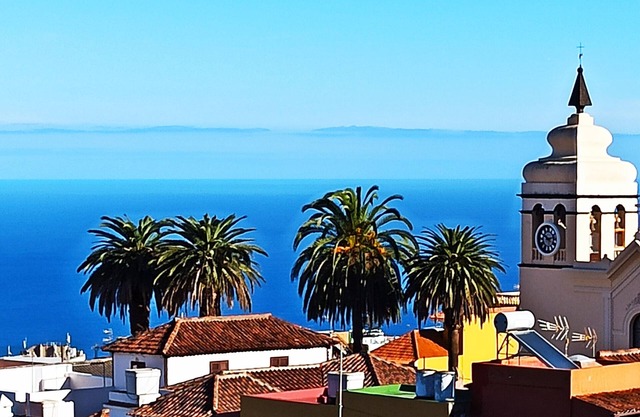 Traditionelles Stadthaus in der Altstadt mit Innenhof und Dachterrasse