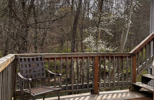 Trail 10 Hideaway, Entire Apartment in Freeman, WV
