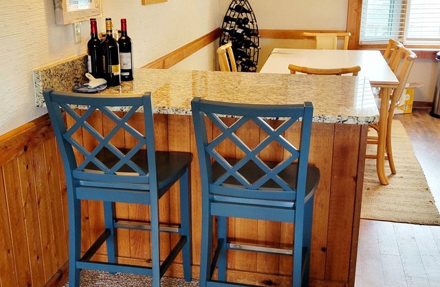 Tranquil 2-bedroom condo in Duck with WiFi, AC. Enjoy your stay