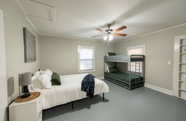 Tranquil 3-bedroom house with AC in charming Greenville