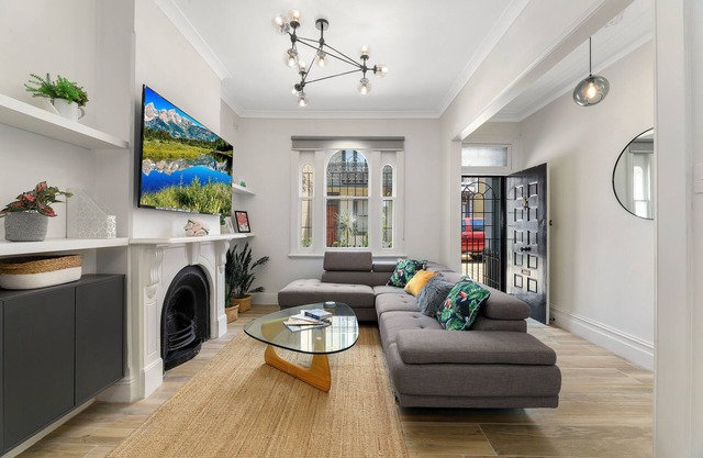 Tranquil 4BR3BA Harborside Retreat by Palm&Vine