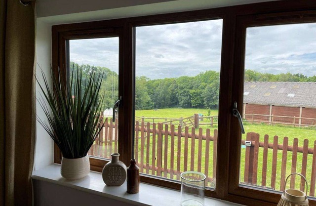 Tranquil Countryside Lodge Retreat Near Rye & Coast