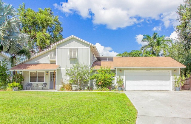 Tranquil private pool home near Siesta Key Beachn