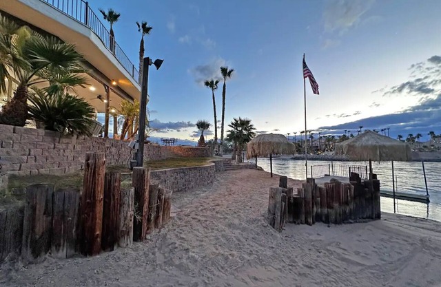 Tranquil Riverfront Luxury Home!