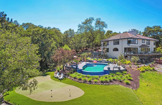 Tranquil Sonoma Retreat by Kohmsa Stays - Pool, Hot Tub, Bocce & Outdoor Kitchen