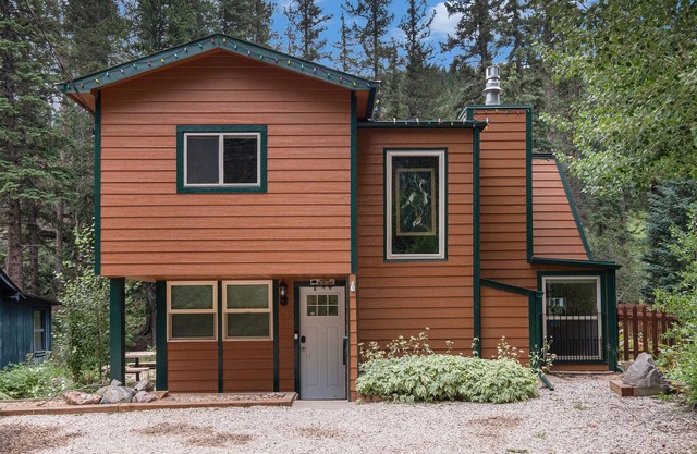 Tranquil Stream Cabin; quaint Estes Park cabin!