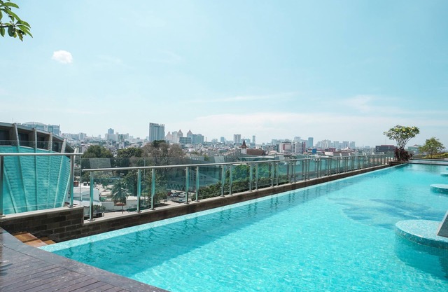 Tranquil Studio Apartment at Menteng Park