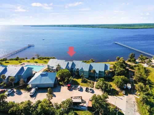 Tranquil Waterfront Retreat w Scenic Views-Heated Pool