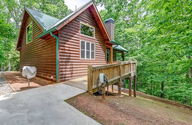 Tranquility – Serene Cabin for Couples & Small Groups