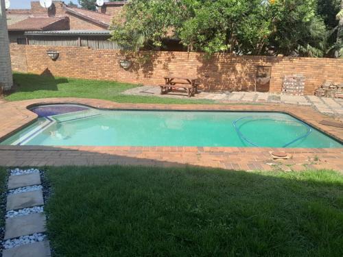 Transit Haven - 2 Bed Retreat