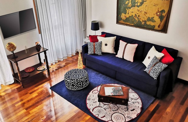 Travel memories - retro fashion house