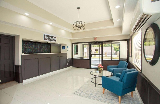 Travelodge by Wyndham Macon West