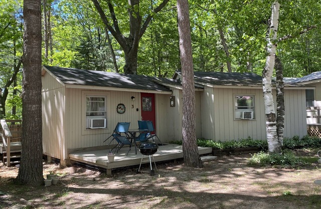 Traverse City 15 min to downtown, Spider Lake, On-site Rentals, Pet Friendly