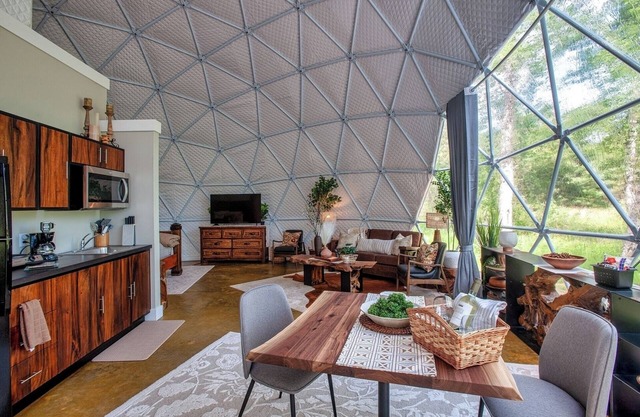 Traverse City - Luxury on the Edge - 15