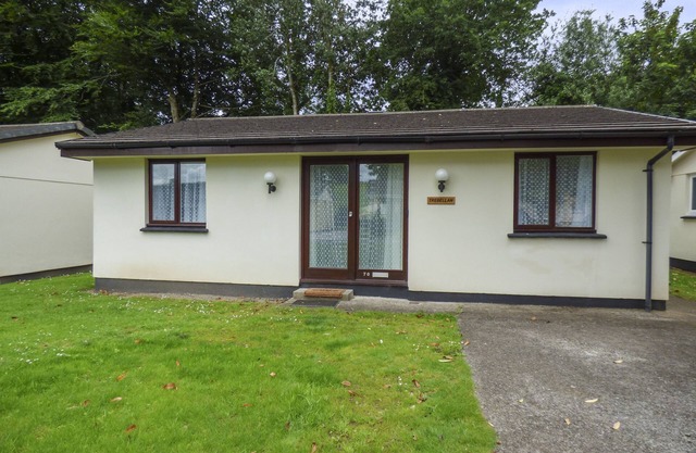 TREBELLAN, pet friendly, country holiday cottage in Liskeard