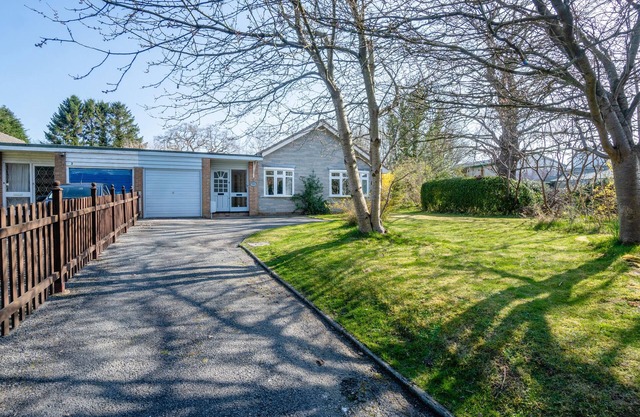 TREDERWEN, pet friendly, country holiday cottage in Rhayader