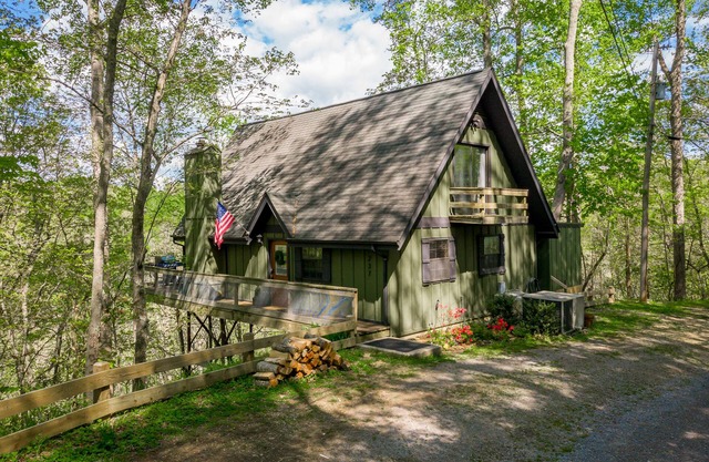 Tree House Center Hill Lake