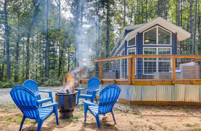 Tree-Lined Cabin w/Grill in Penrose!