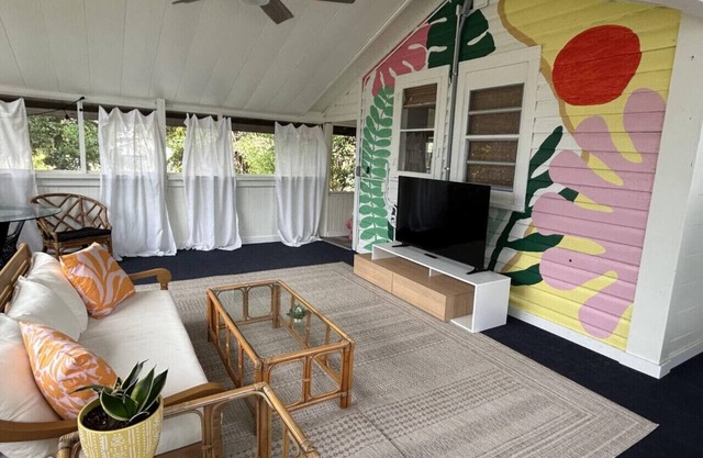 Tree Top Getaway- Sleeps 4