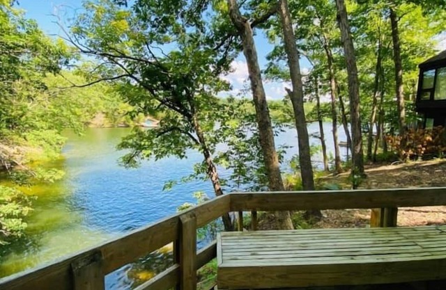 Treetop Village76-3Bed/3Bath/Lakefront/Lakeview/Pools/Dock/6-8PP-Four Seasons Area