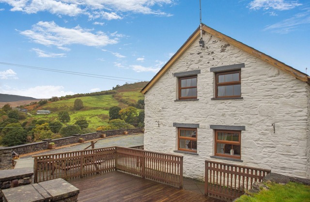 Trem Machno - Two Bedroom House, Sleeps 4