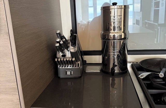 Tremendous 3-bedroom condo with WiFi in Marina del Rey