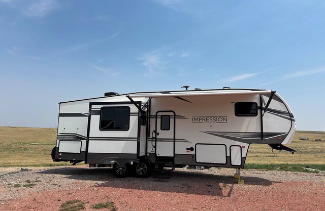 Tremendous camper with A/C and full hookups. Close to the Camplex.