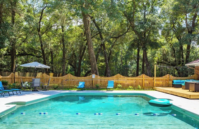 Tremendous House 4BR 2.5BA - Huge pool