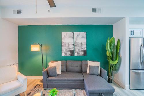 Trendy 1BD Walk to Westgate Pool Gym WD