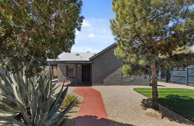 Trendy Downtown Tucson Casa