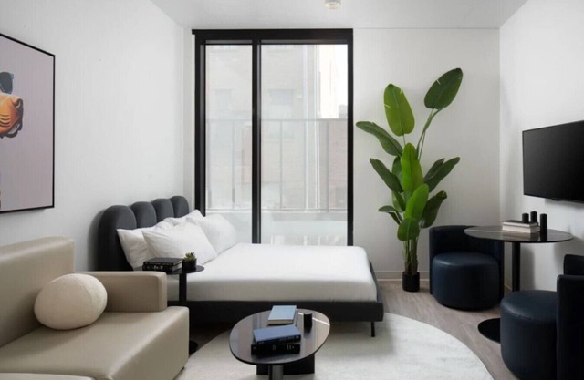 Trendy Ybor Studio | Free Parking | Steps to DT!