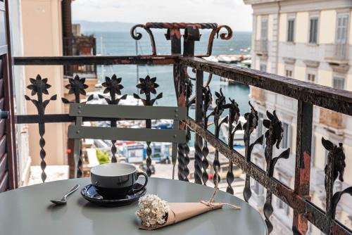 Tribeca Retreat Stunning House By the Sea