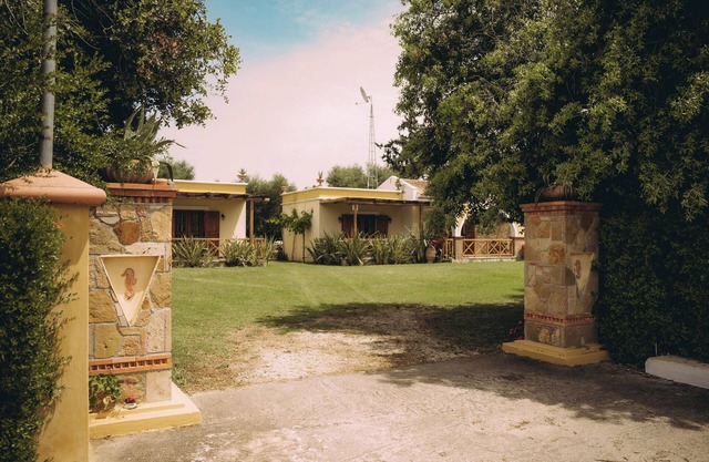 Trikalioti's Lush Estate Apt Artemis, Palouki, Greece