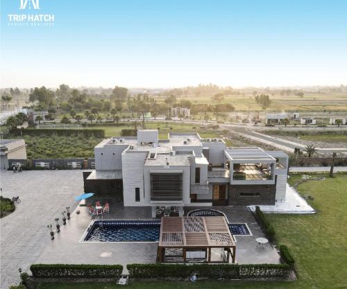 Trip Hatch Farooqi Farm House