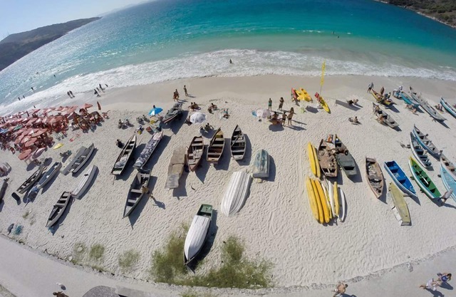 Triplex house 3 Bedrooms with 3 suites in a condominium in Prainha