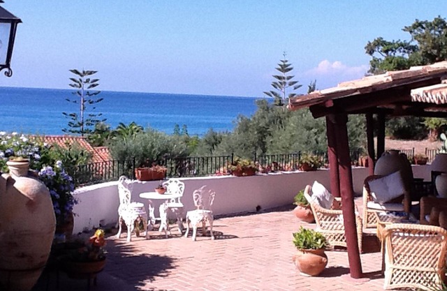 TROPEA HOUSE ON THE SEA PRIVATE BEACH