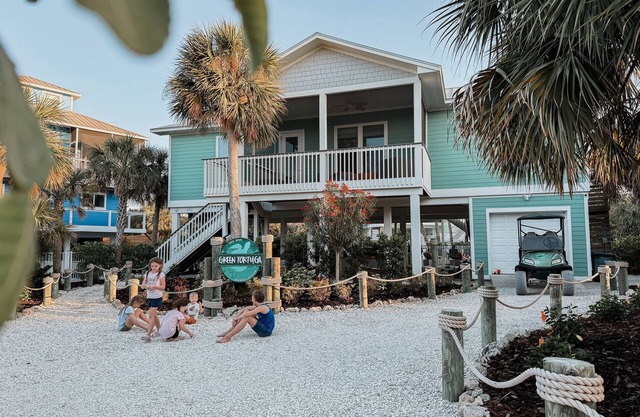 Tropical Family Oasis: Pool, Spa, Golf Cart – End of Year Deals & Specials!
