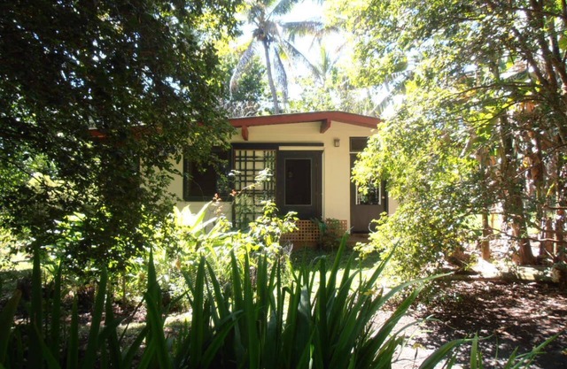 Tropical garden bungalow - all the comforts