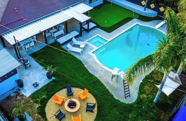 Tropical Oasis Retreat Pool/Jacuzzi/Game room/Bar