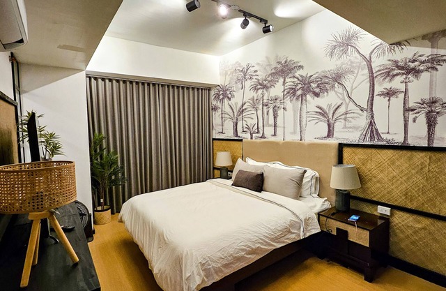 Tropical Oasis with the best unobstructed view of BGC + 100mbps wifi & Netflix