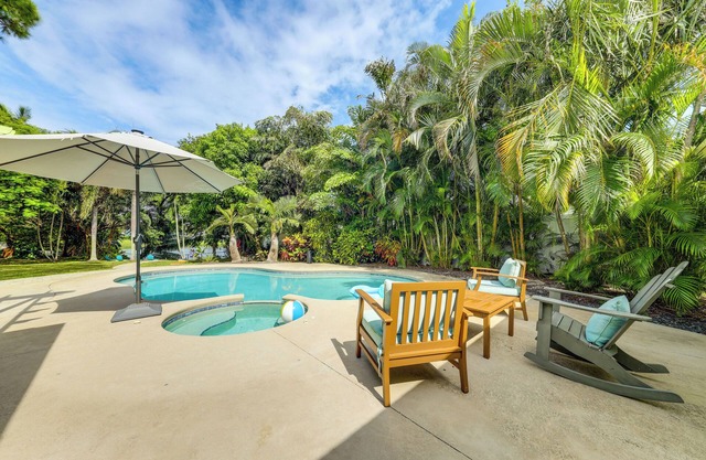 Tropical Pool Oasis on 1/4 Acre by Downtown Stuart