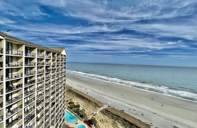 Tropical Resort, Beachfront Condo with upgrades amazing oceanfront views! 1518